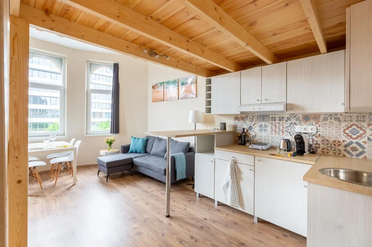 Mezzanine Apartments - Air Conditioned Studios 부다페스트 0*,