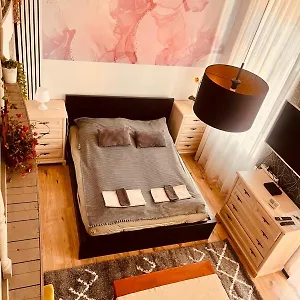 Kalvaria With Balcony, Free Parking And Ac Budapeszt
