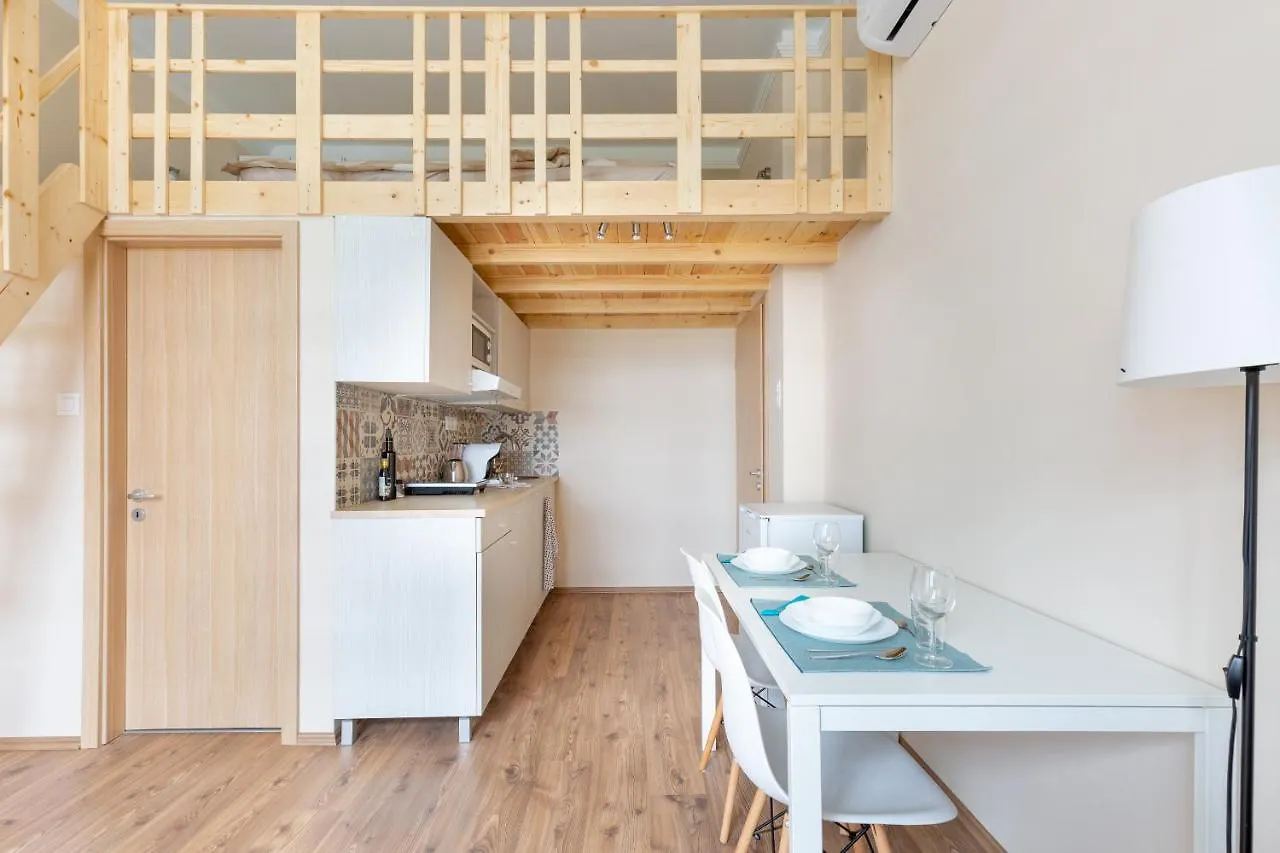 Mezzanine Apartments - Air Conditioned Studios Budapeszt