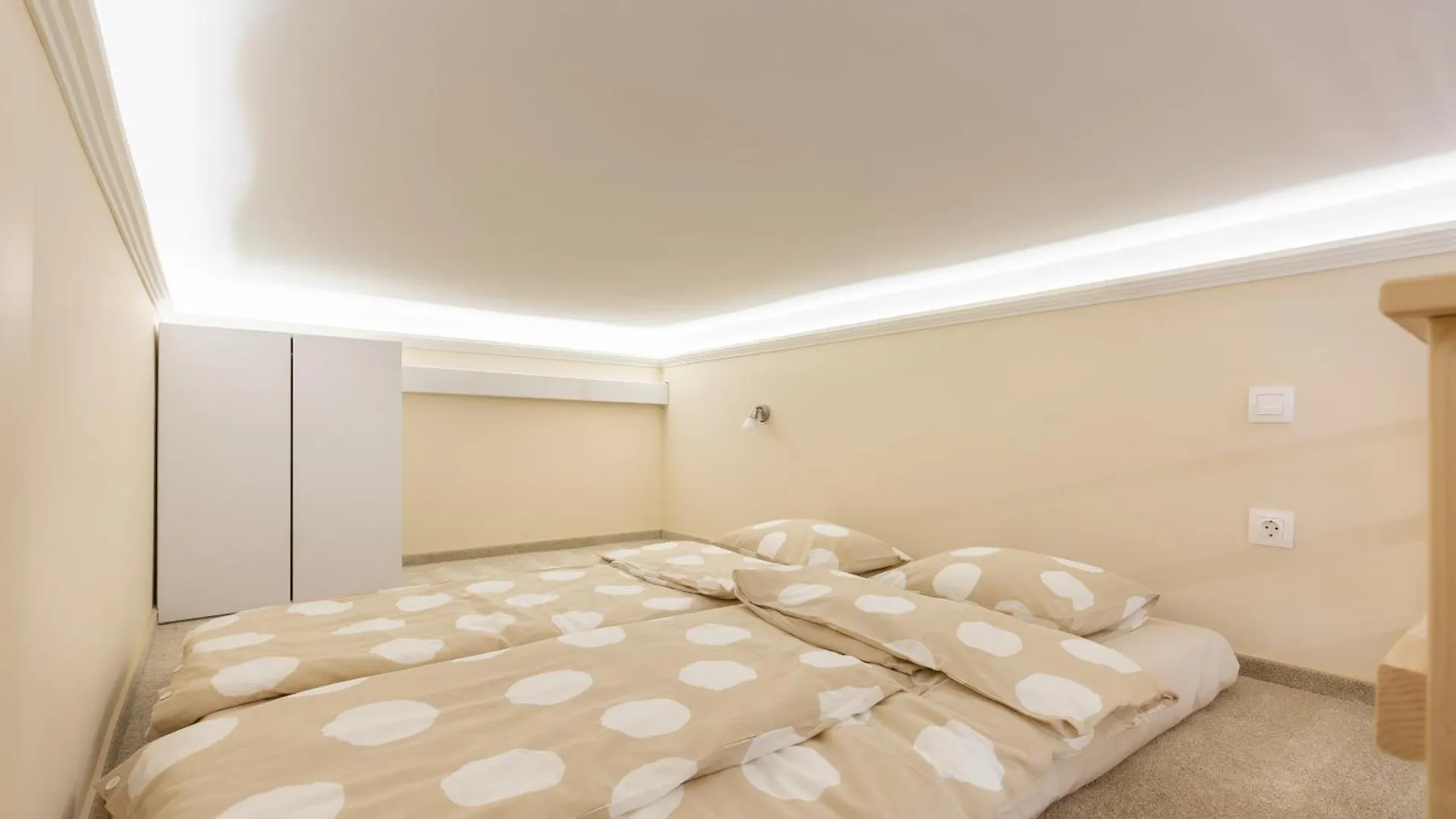Mezzanine Apartments - Air Conditioned Studios Budapeszt